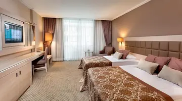 MIRACLE RESORT