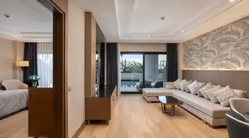 Miracle Resort