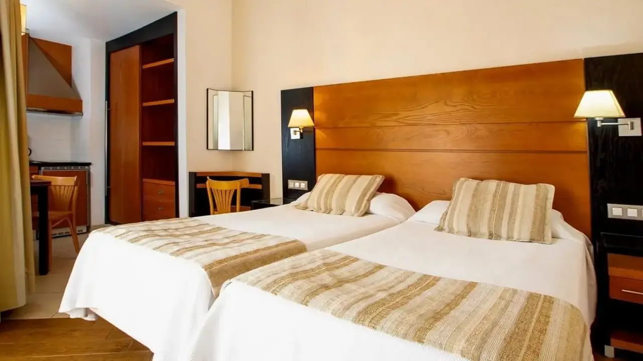 Miraflor Suites Hoteles Lopez