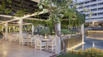 MIRAGE PARK RESORT