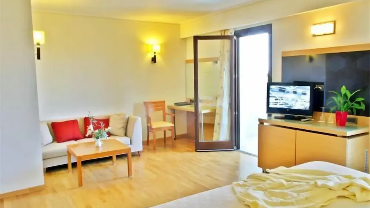 Miramare Hotel Eretria