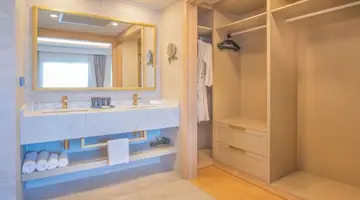 MIRAMARE QUEEN HOTEL