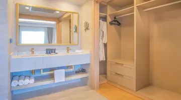 MIRAMARE QUEEN HOTEL