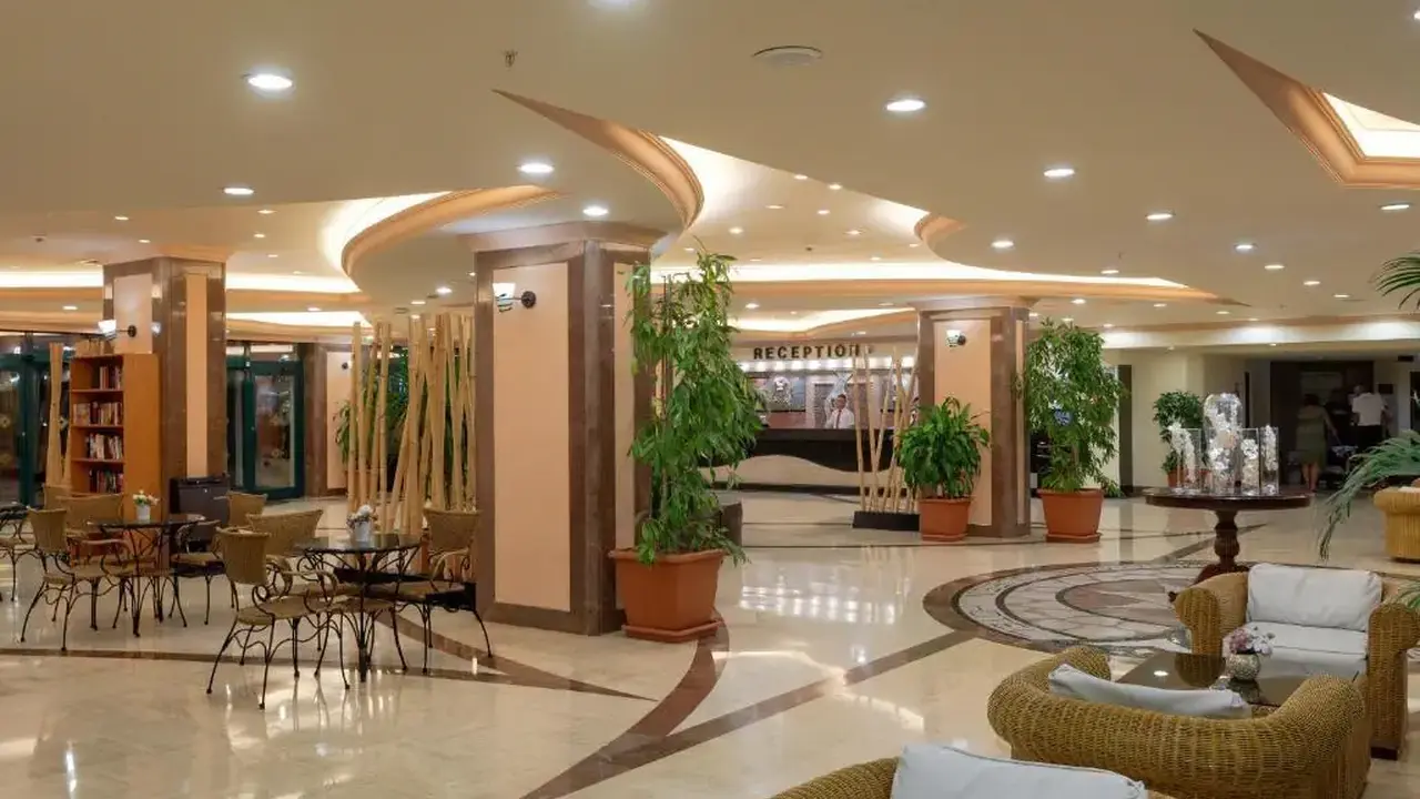 MIRAMARE QUEEN HOTEL