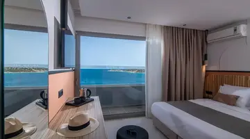Mistral Bay (ex Rea)