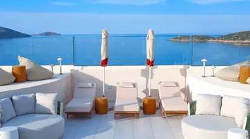 Mistral Bay