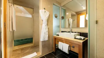 MÖVENPICK RESORT SOMA BAY
