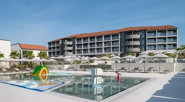 Molum Hotel & Residences
