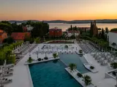 Molum Hotel & Residences