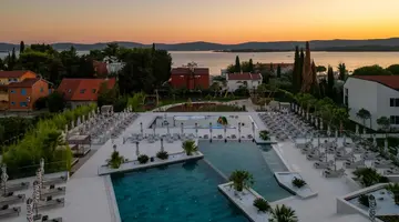 Molum Hotel & Residences