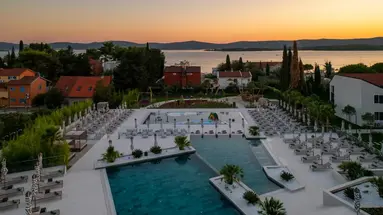 Molum Hotel & Residences
