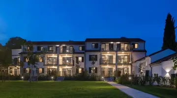 Molum Hotel & Residences
