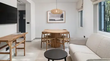 Molum Hotel & Residences