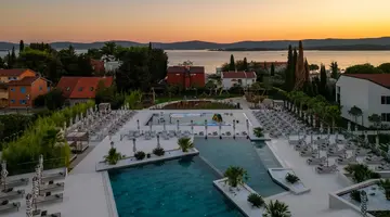 Molum Hotel & Residences