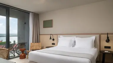 Molum Hotel & Residences