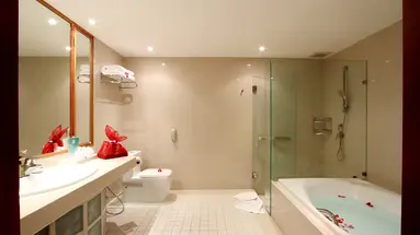 MOM TRI'S VILLA ROYALE