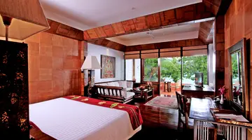 MOM TRI'S VILLA ROYALE
