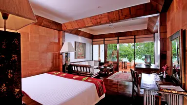 MOM TRI'S VILLA ROYALE