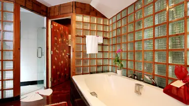 MOM TRI'S VILLA ROYALE