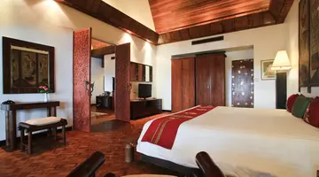 MOM TRI'S VILLA ROYALE