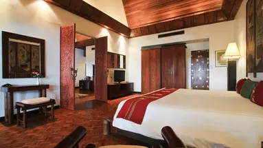MOM TRI'S VILLA ROYALE