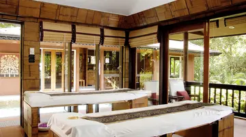 MOM TRI'S VILLA ROYALE