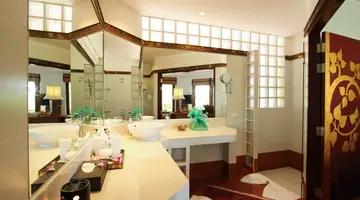 MOM TRI'S VILLA ROYALE