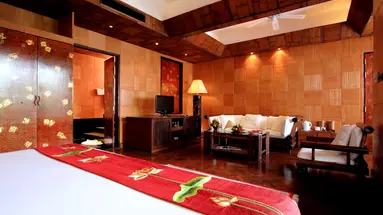 MOM TRI'S VILLA ROYALE