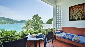 MOM TRI'S VILLA ROYALE