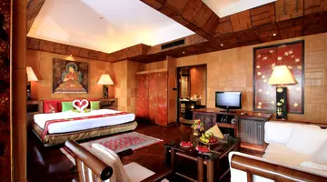 MOM TRI'S VILLA ROYALE