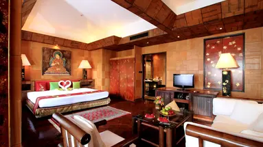MOM TRI'S VILLA ROYALE