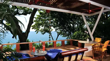 MOM TRI'S VILLA ROYALE