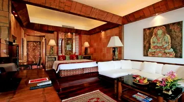 MOM TRI'S VILLA ROYALE