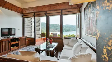 MOM TRI'S VILLA ROYALE