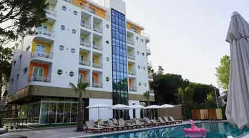 Monaco Garden Hotel