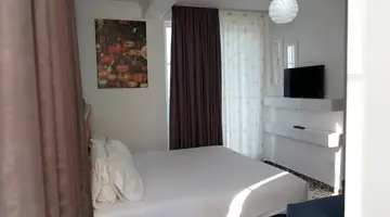 Monaco Hotel