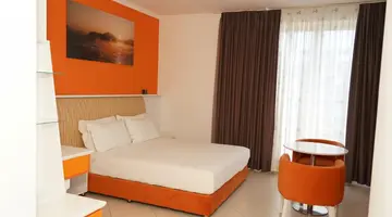 Monaco Hotel