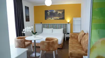 Monaco Hotel