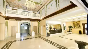 Monarque Sultan Aparthotel