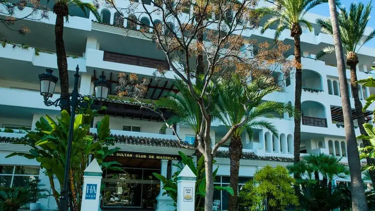 Monarque Sultan Aparthotel