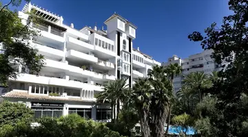 Monarque Sultan Aparthotel