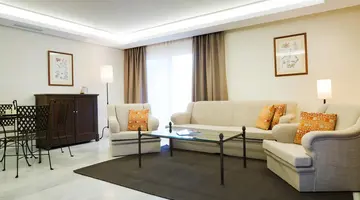 Monarque Sultan Aparthotel