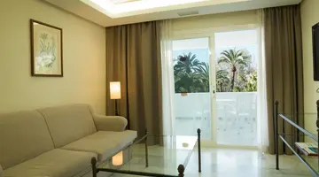 Monarque Sultan Aparthotel