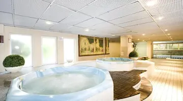 Monarque Sultan Aparthotel