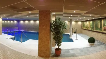 Monarque Sultan Aparthotel