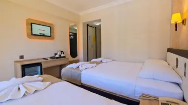 Moni Hotel