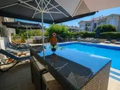 Moni Hotel