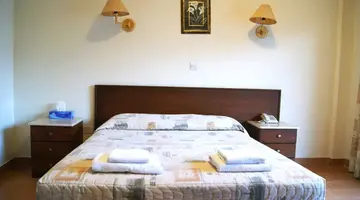 Moniatis Hotel