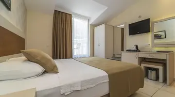MONTEBELLO RESORT HOTEL