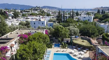 MOON SHINE HOTEL SUITES